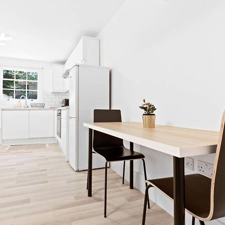 Airy Spacious 1 Bedroom Aprtment With Garden In Brixton London Exterior photo